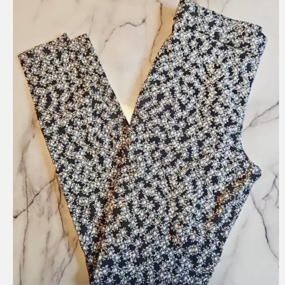 Dorothy Perkins Skinny Pant - US Size 4 / UK Size 8 - Black & White Floral